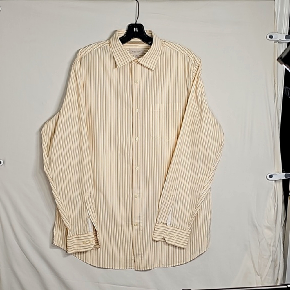 Banana Republic Long Sleeve Dress Shirt Men’s Sz. Large 16-16.5 Yellow